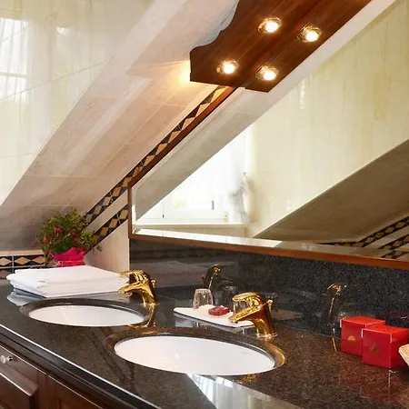 Seehotel Porcia Pörtschach am Wörthersee