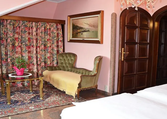 מלון Seehotel Porcia Pörtschach am Wörthersee