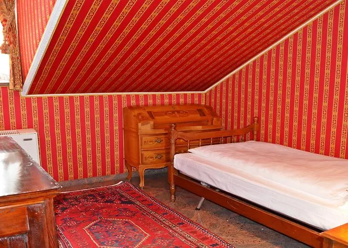 מלון Seehotel Porcia Pörtschach am Wörthersee