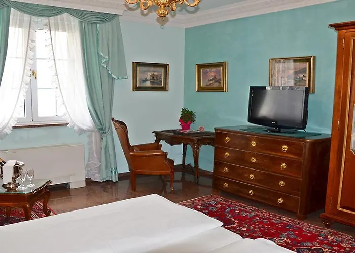 מלון Seehotel Porcia Pörtschach am Wörthersee