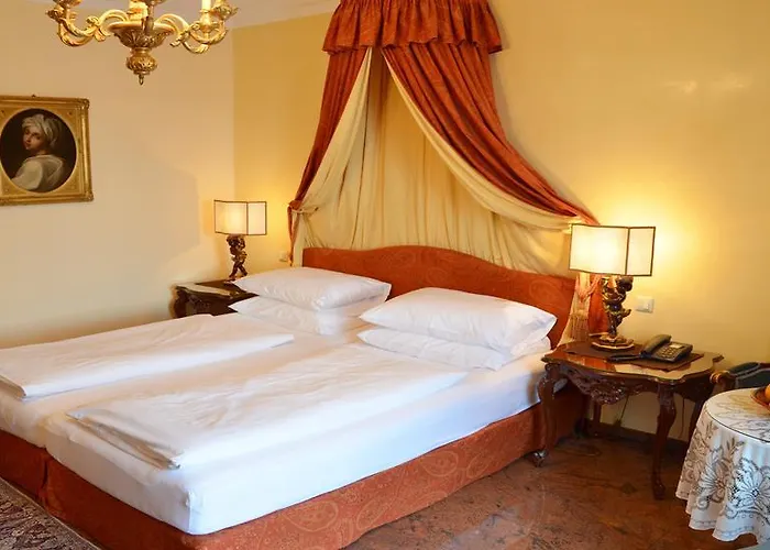 מלון Seehotel Porcia Pörtschach am Wörthersee